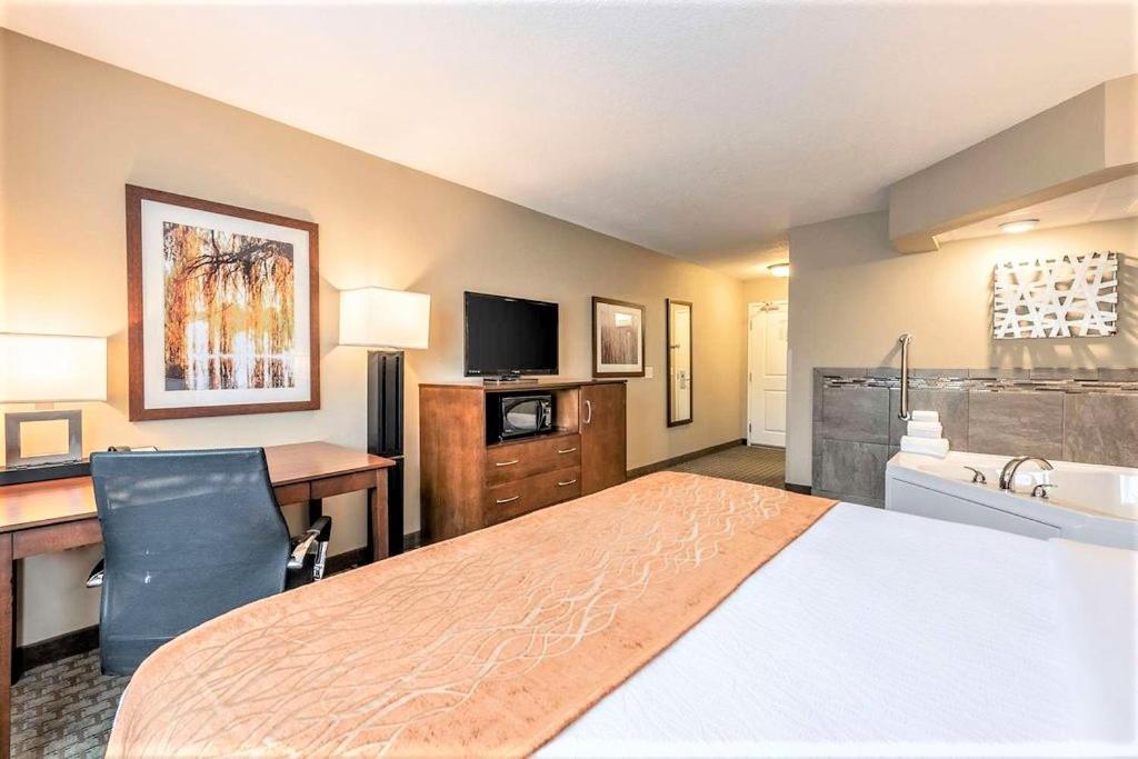 Amerivu Inn And Suites - Chisago City Dış mekan fotoğraf