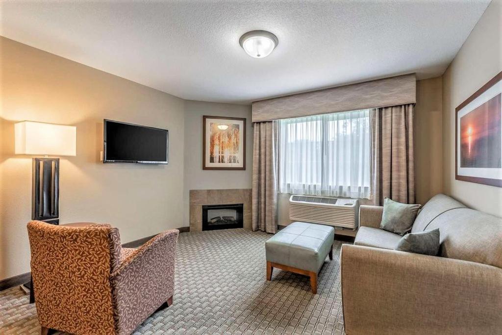 Amerivu Inn And Suites - Chisago City Dış mekan fotoğraf