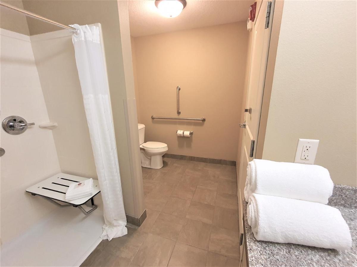 Amerivu Inn And Suites - Chisago City Dış mekan fotoğraf