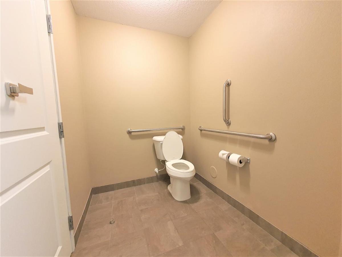 Amerivu Inn And Suites - Chisago City Dış mekan fotoğraf