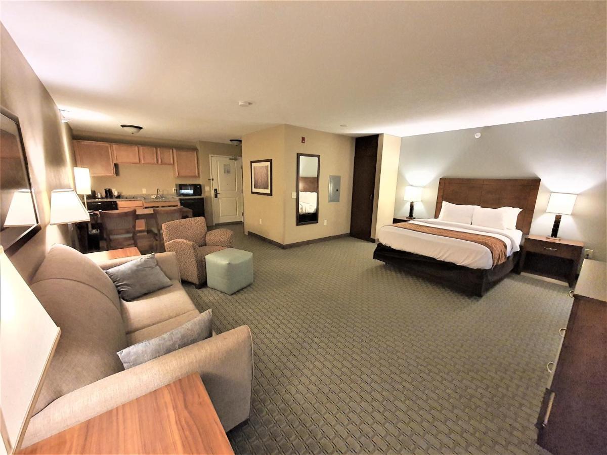 Amerivu Inn And Suites - Chisago City Dış mekan fotoğraf