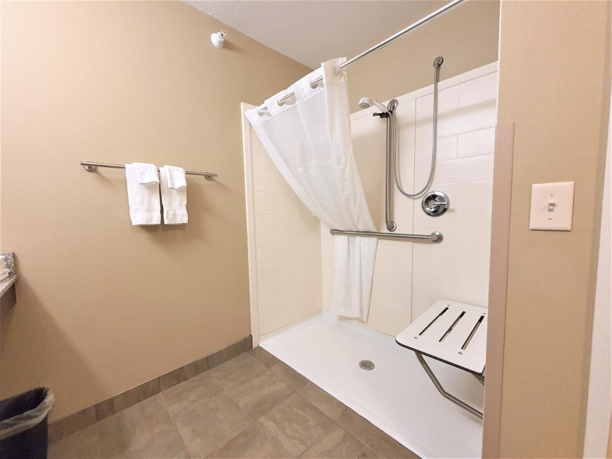 Amerivu Inn And Suites - Chisago City Dış mekan fotoğraf