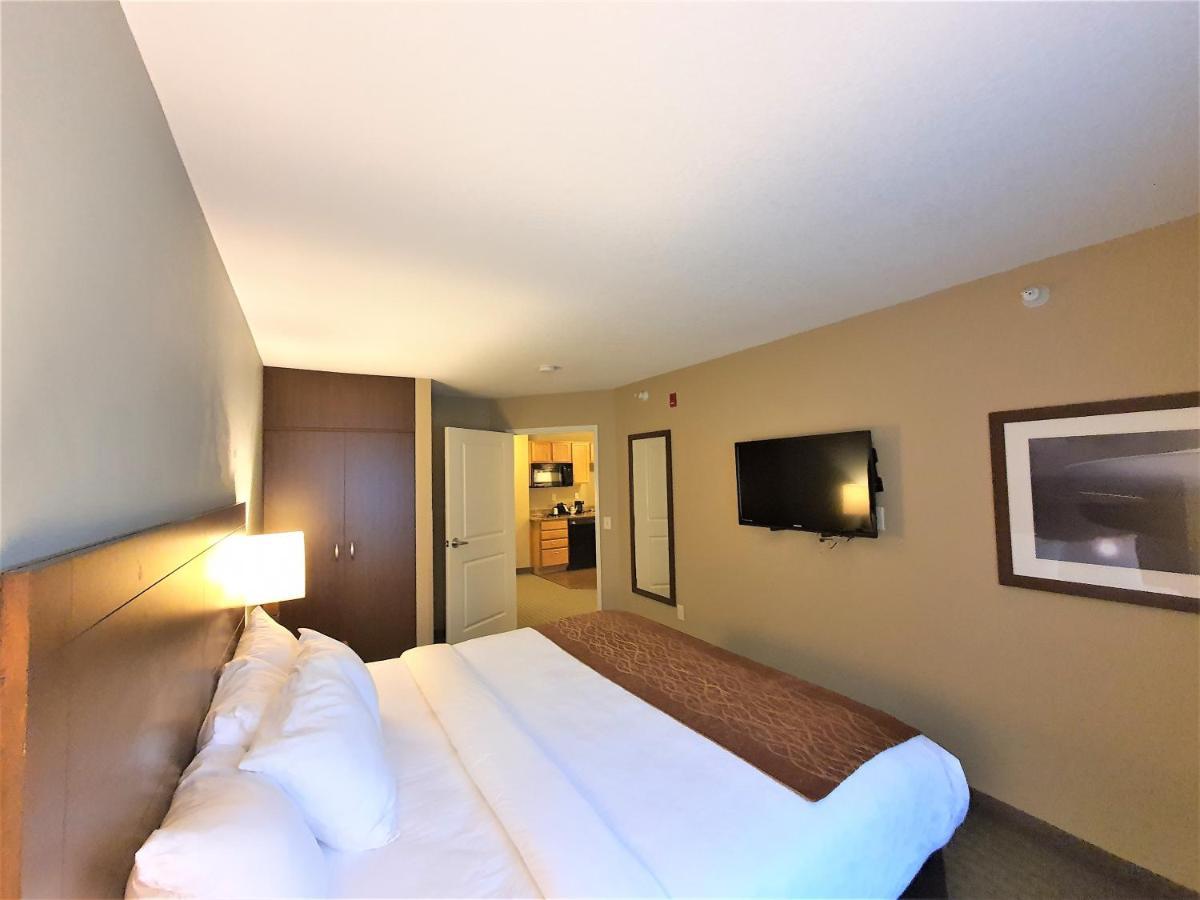 Amerivu Inn And Suites - Chisago City Dış mekan fotoğraf