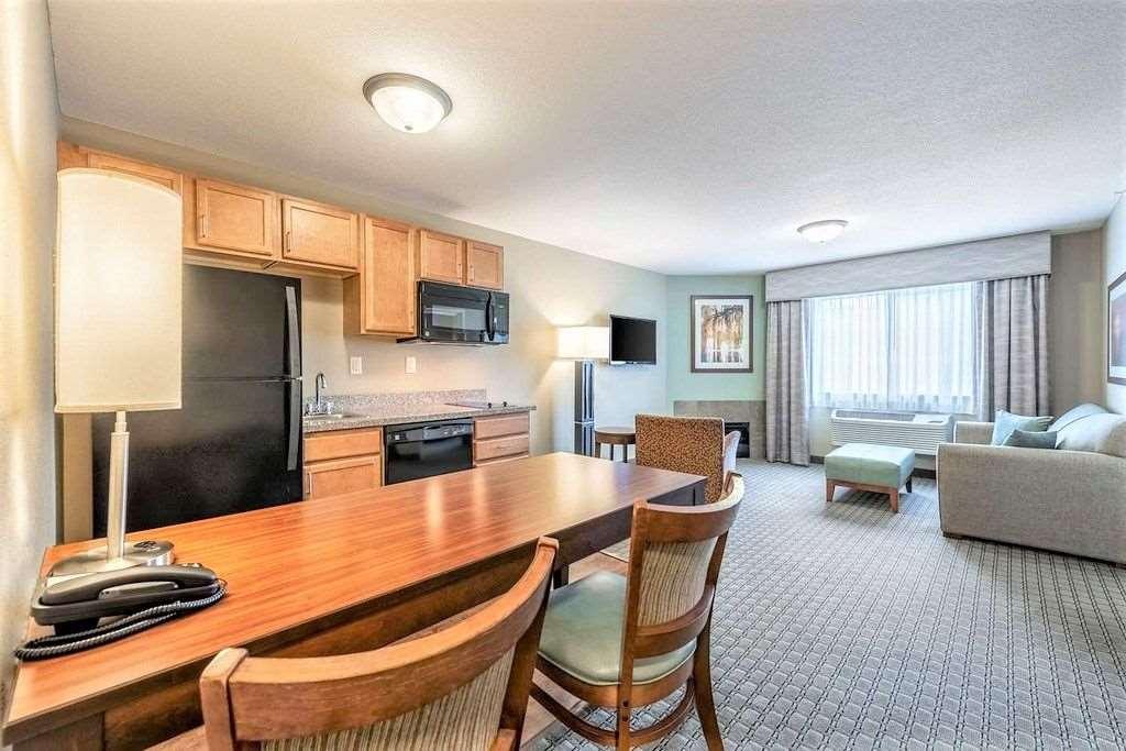 Amerivu Inn And Suites - Chisago City Oda fotoğraf